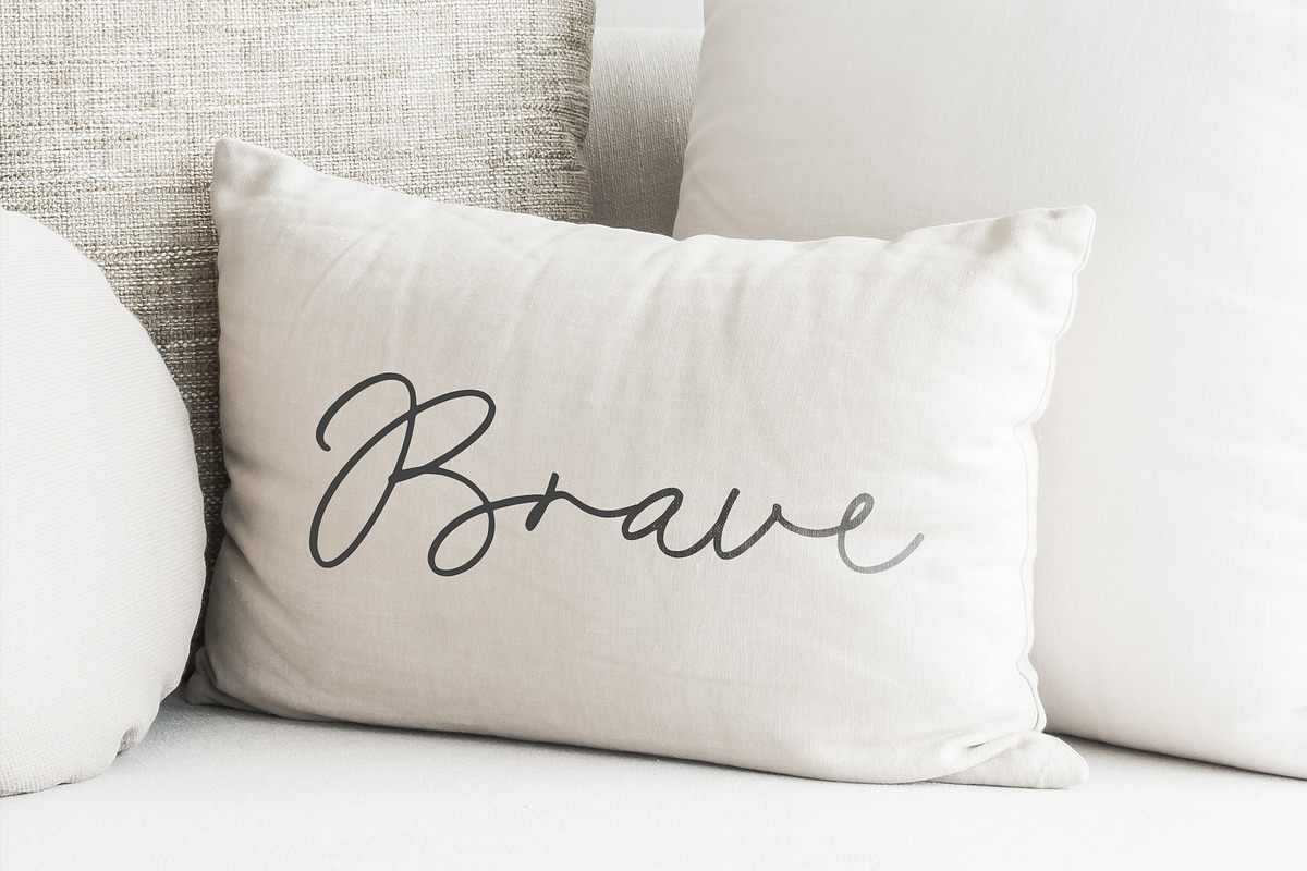 Hamlin Emilia Font, a Script Font by Timurtype (Photo 5 of 7)