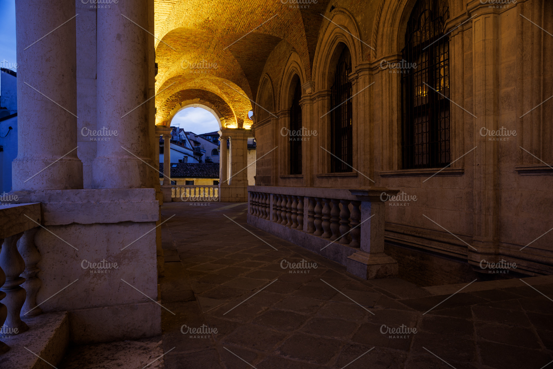Vicenza downtown, open gallery of the Basilica Palladiana, an Architecture Photo by Bepslabor