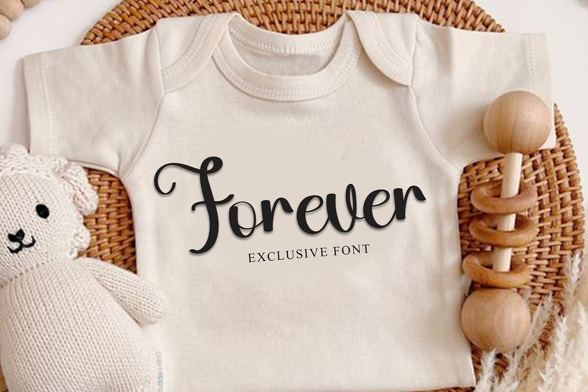 Family, a Handwritten Font by InermediaSTUDIO (Photo 2 of 8)
