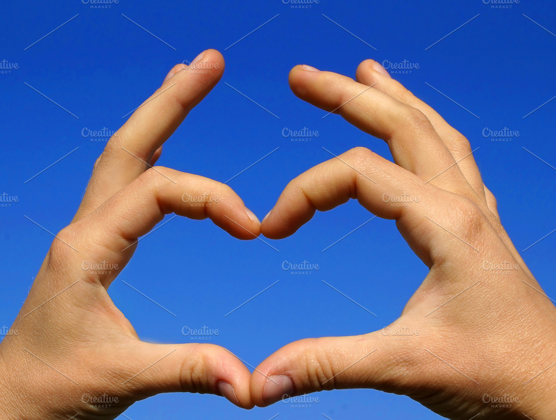 Sign of love, a Photo by saiko3p