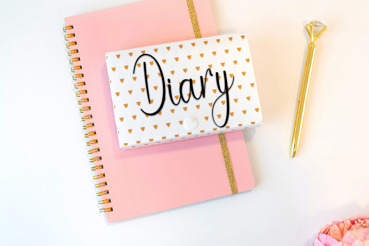 Wedding Summer, a Handwritten Font by InermediaSTUDIO (Photo 3 of 5)