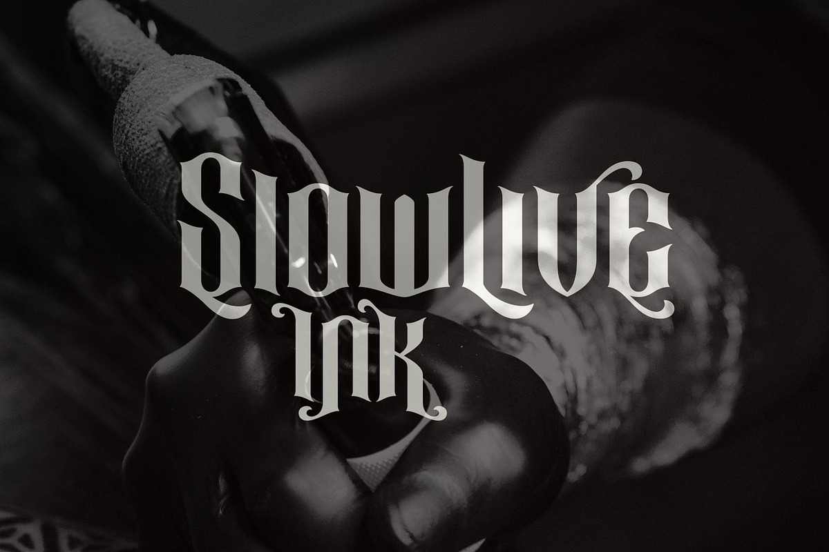 Yellost Font preview 5