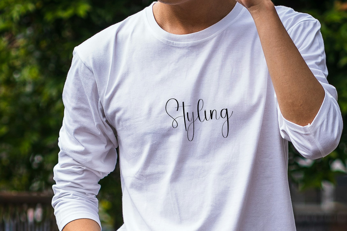 Styling Fashion, a Handwritten Font by InermediaSTUDIO (Photo 6 of 8)