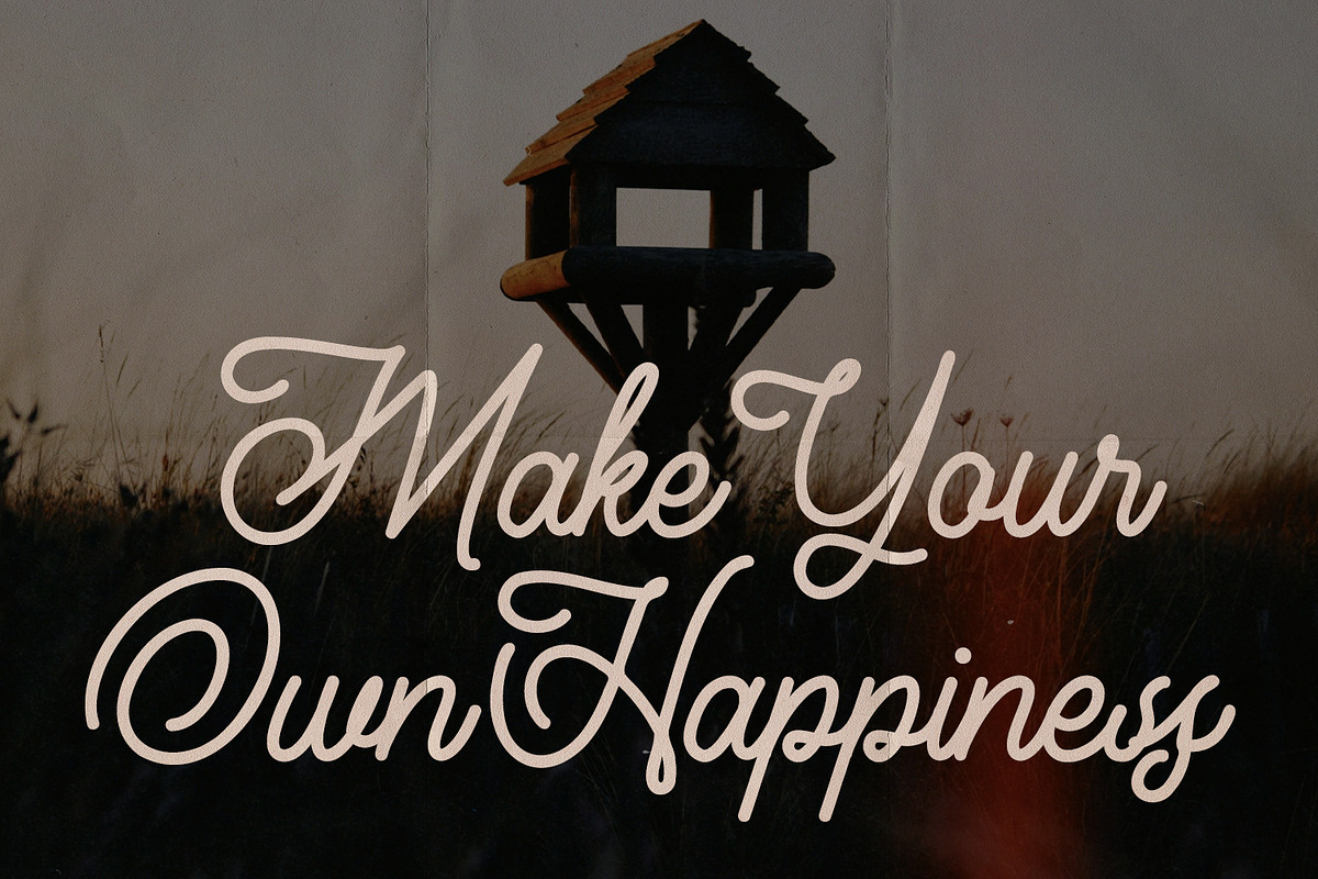 Headtrec Monoline Vintage Font, a Script Font by Maulana Creative (Photo 3 of 7)