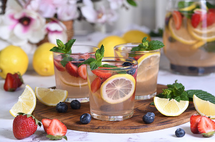 Lemonade with strawberries