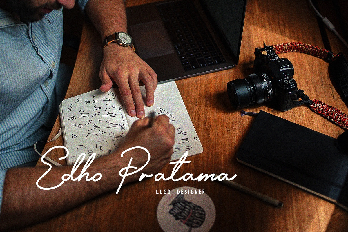 Designer Signature Font preview 3