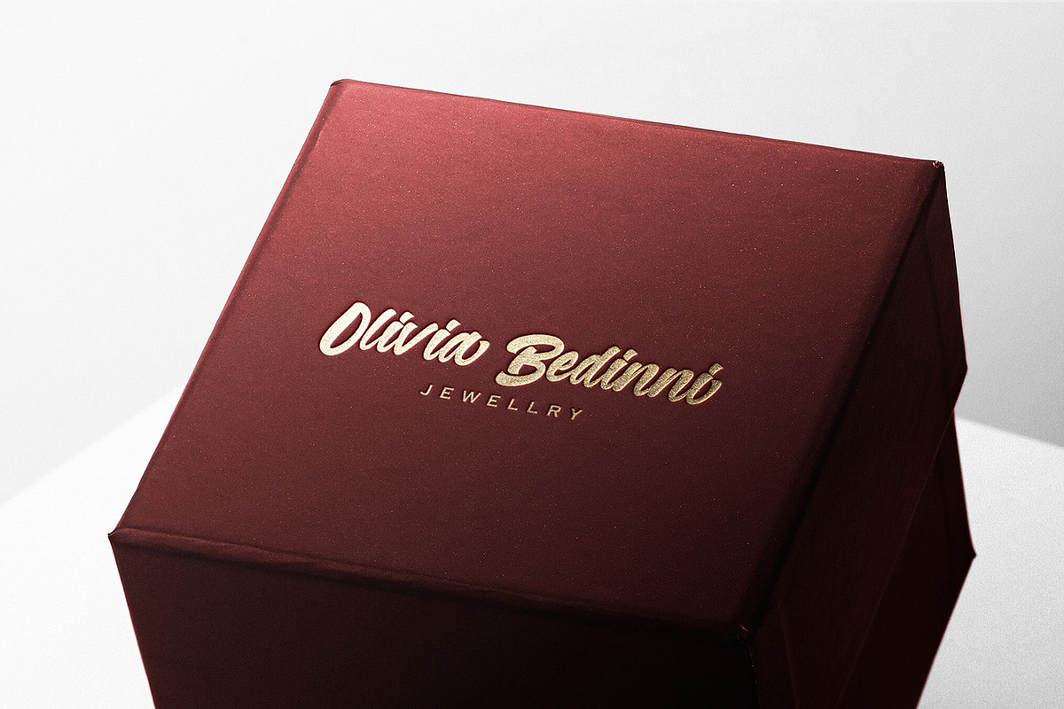Reginetta - Bold Script Font, a Script Font by StringLabs (Photo 7 of 7)
