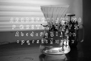 Amalianida, a Script Font by Gblack Id (Thumbnail 4 of 6)