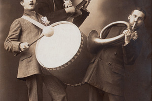 vintage greetings, three musicans