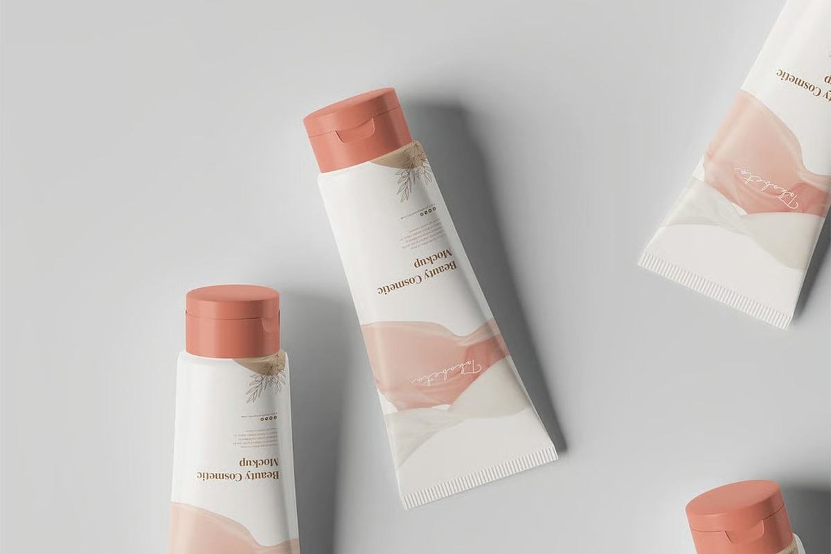 Packaging Cosmetic Mockup, a Packaging Mockup by zippypixelstudio (Photo 6 of 7)