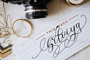 Sinthiya Bella, a Script Font by Deniz86 (Thumbnail 10 of 11)