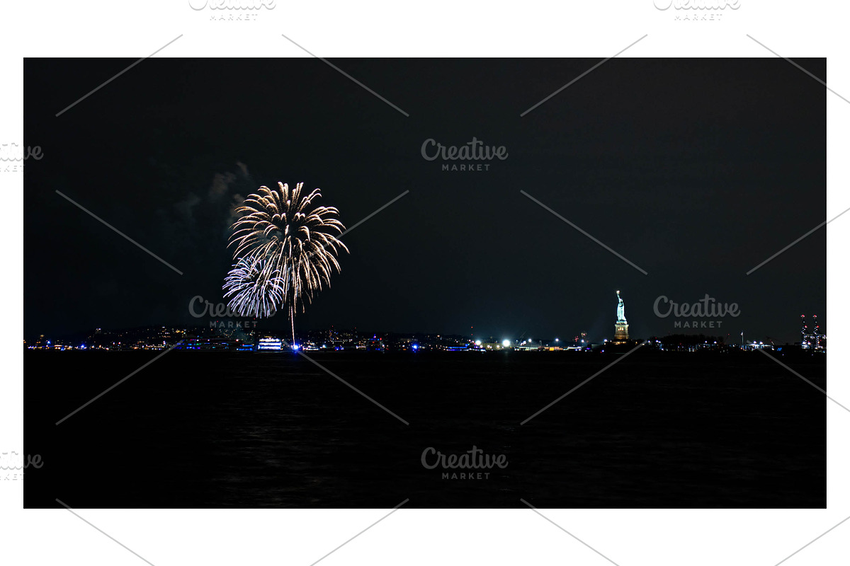 New York City Fireworks Photo Bundle, an Arts & Entertainment Photo by Full Circle Design Studio (Photo 11 of 14)