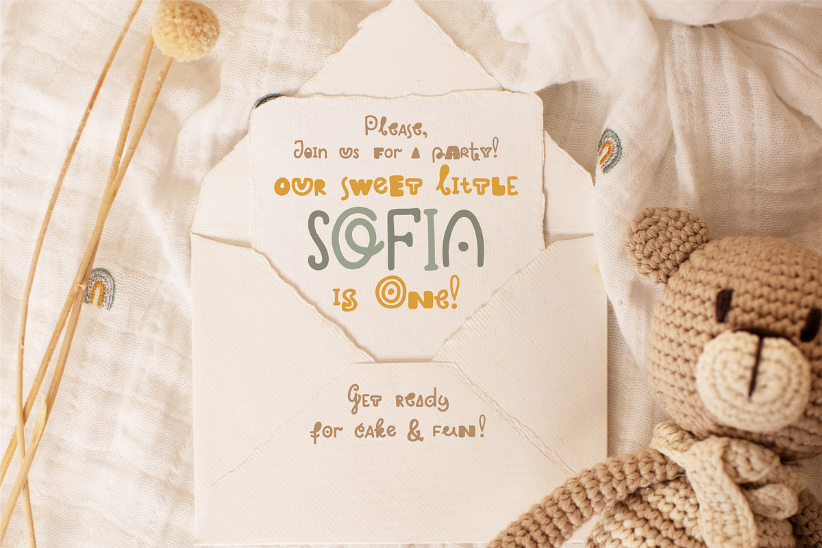 Darling Playful Font, a Font by Anna Zakharchenko (Photo 8 of 18)