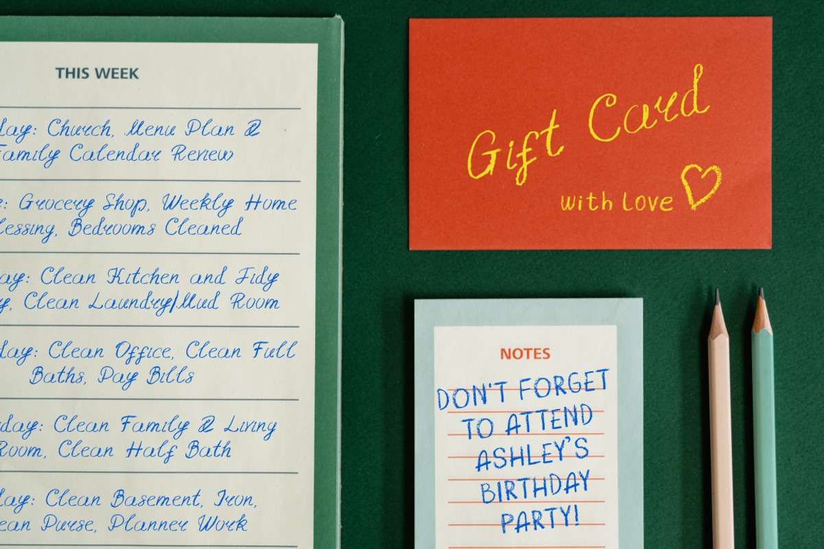 Dos Crayones 2 textured fonts, a Handwritten Font by Fat Hamster (Photo 11 of 18)