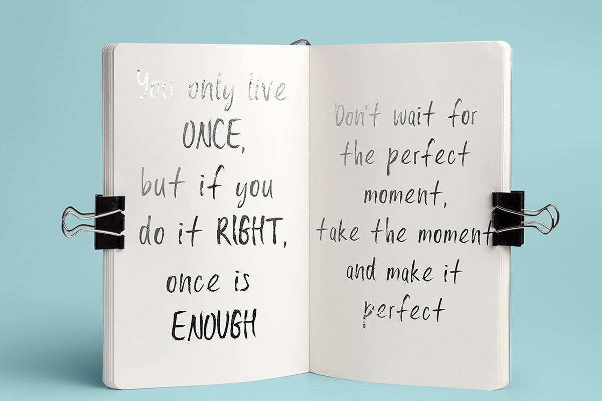 Lovely Monday Font preview 5