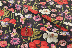 Valencia Elegant Floral Pattern