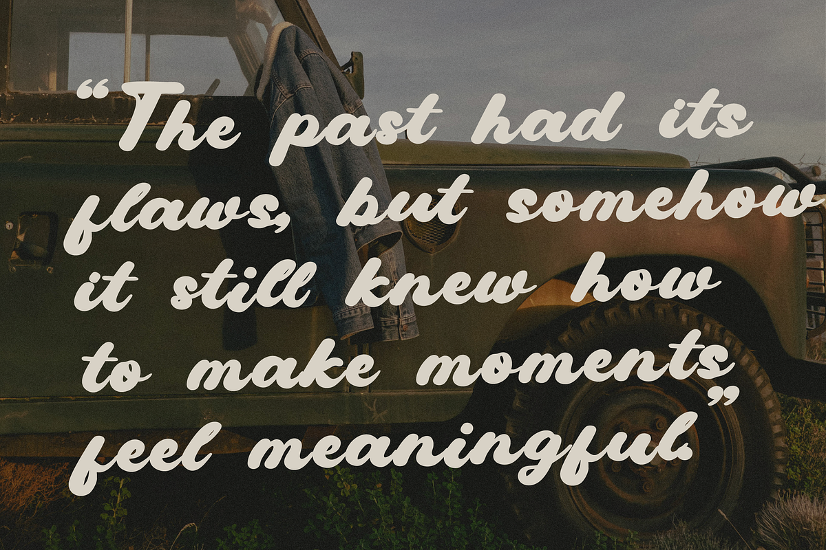 Gestclo - Vintage Script Fonts, a Script Font by Randi Irvan | Rvandtype (Photo 3 of 12)