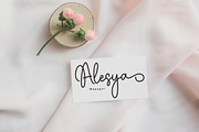 Kanaya | Script Font, a Handwritten Font by Scratchones (Thumbnail 5 of 9)
