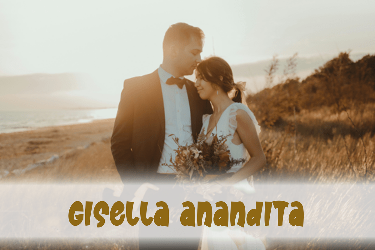Course, a Script Font by InermediaSTUDIO (Photo 3 of 8)