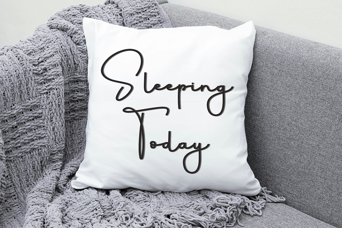 Fhilipe Yesterday, a Handwritten Font by InermediaSTUDIO (Photo 2 of 8)