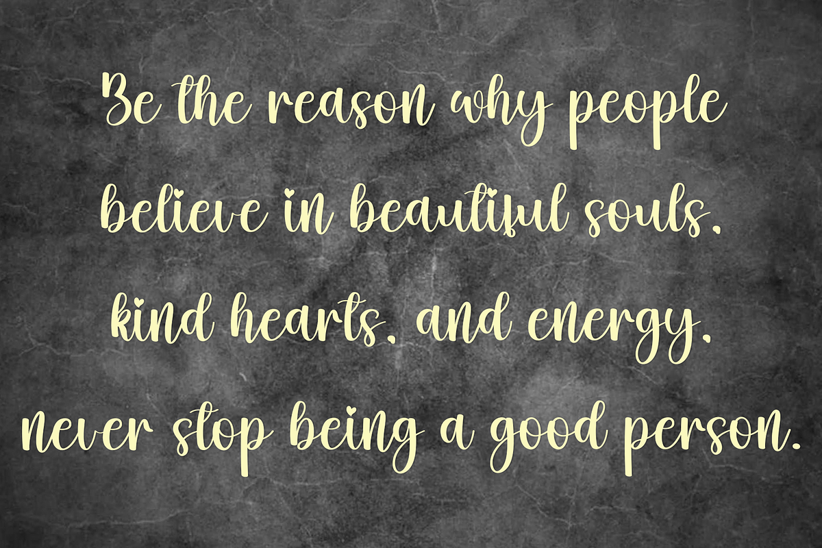 Shine Beach, a Handwritten Font by InermediaSTUDIO (Photo 9 of 9)