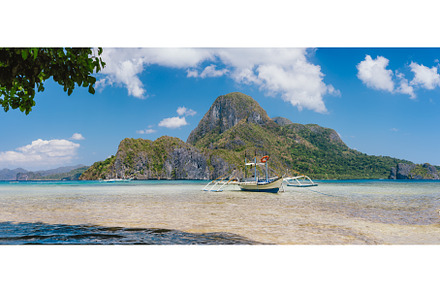 El Nido bay with trip boat and, a Nature Photo by Igor Tichonow