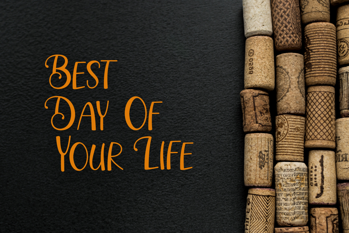 Beauty Deaso, a Handwritten Font by albert_kalingga (Photo 3 of 3)