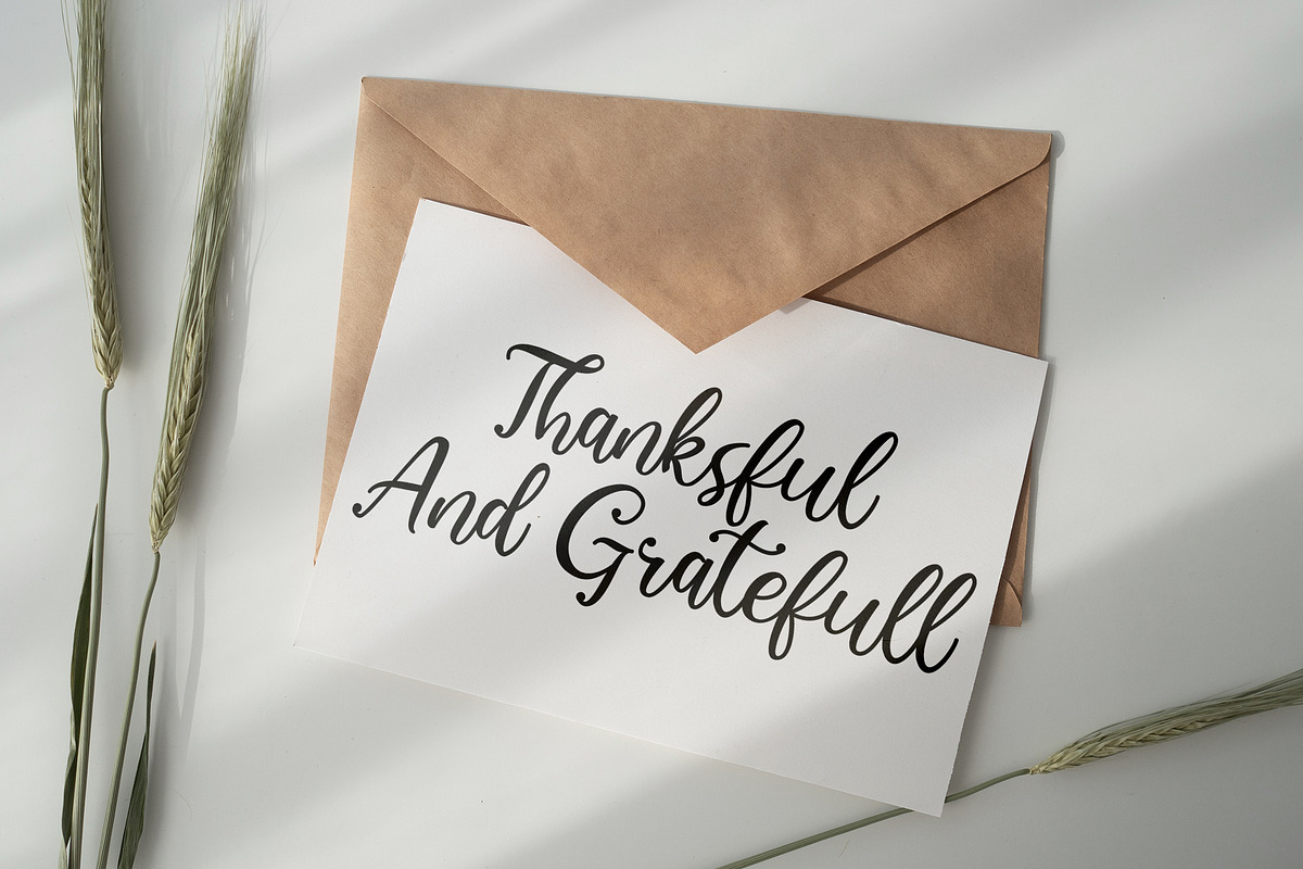 Virgiluna - Modern Calligraphy Font preview 4