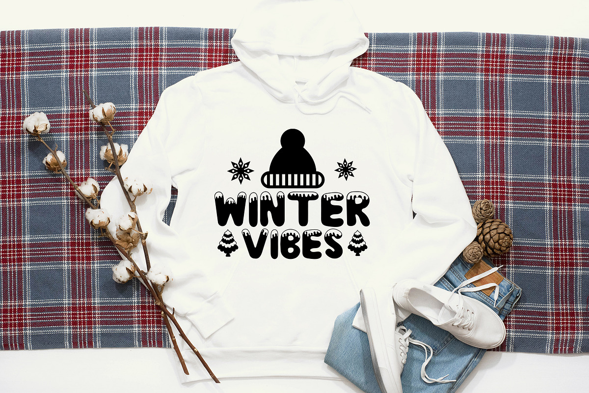 Snowmie - A Cute Winter Display Font, a Font by CraftlabSVG (Photo 4 of 7)