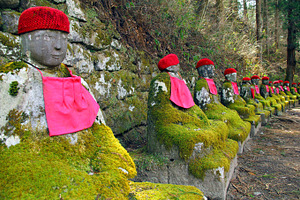 Stone statues in Japan, an Arts & Entertainment Photo by BOOCYS