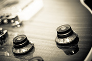 BUNDLE: Vintage Guitar Les Paul, an Arts & Entertainment Photo by PixelPerfect (Thumbnail 3 of 5)