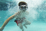 7 Pack - Underwater Swimming, a Sports & Recreation Photo by Teevio (Thumbnail 4 of 7)
