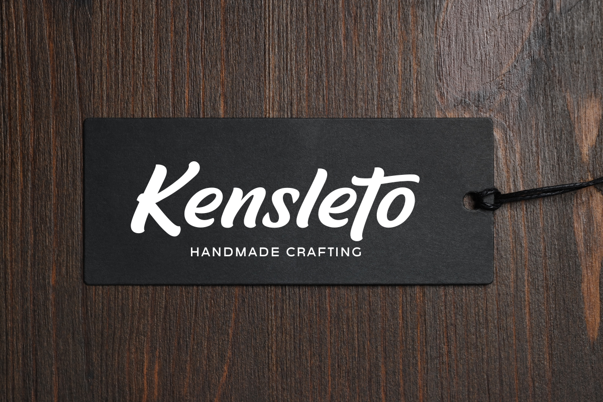 Deartone – Handwritten Display Font, a Handwritten Font by Fikryal Studio (Photo 6 of 13)