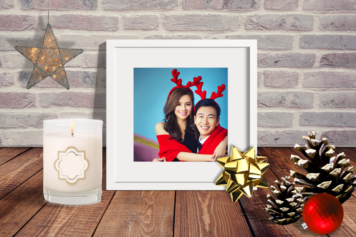 2017 Holiday Bundle XL, a Product Mockup by Swarovski Crystals (Photo 4 of 9)