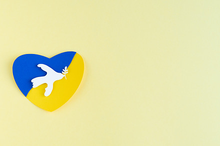 Paper heart with Ukrainian flag, an Arts & Entertainment Photo by Mineko
