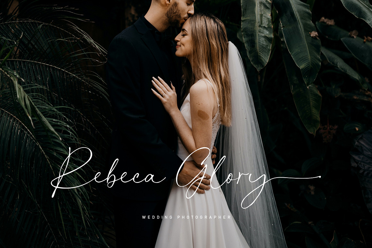 Rettgaros Script, a Script Font by Realtype (Photo 4 of 12)