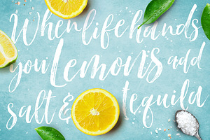 Bloomishly Brush Font