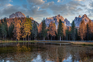 Beautiful autumn evening Lake Antorno and Three Peaks of Lavared, a Nature Photo by YuriyB
