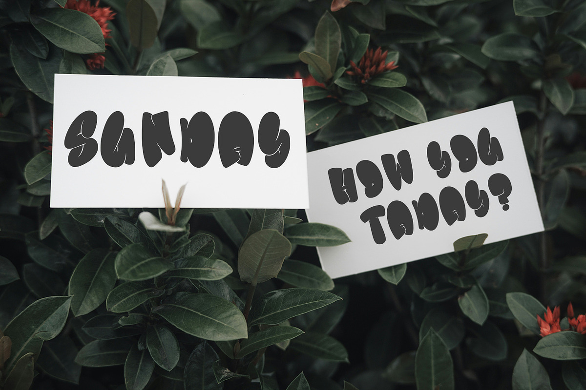 Liztoo Graffiti Bubble Display Font, a Handwritten Font by Maulana Creative (Photo 7 of 7)