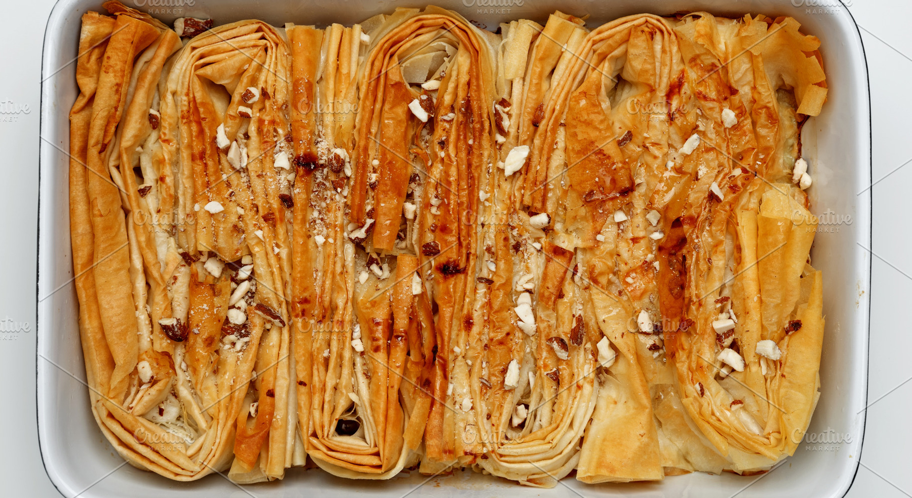 Made from phyllo dough Crinkle Cake, a Photo by matucha
