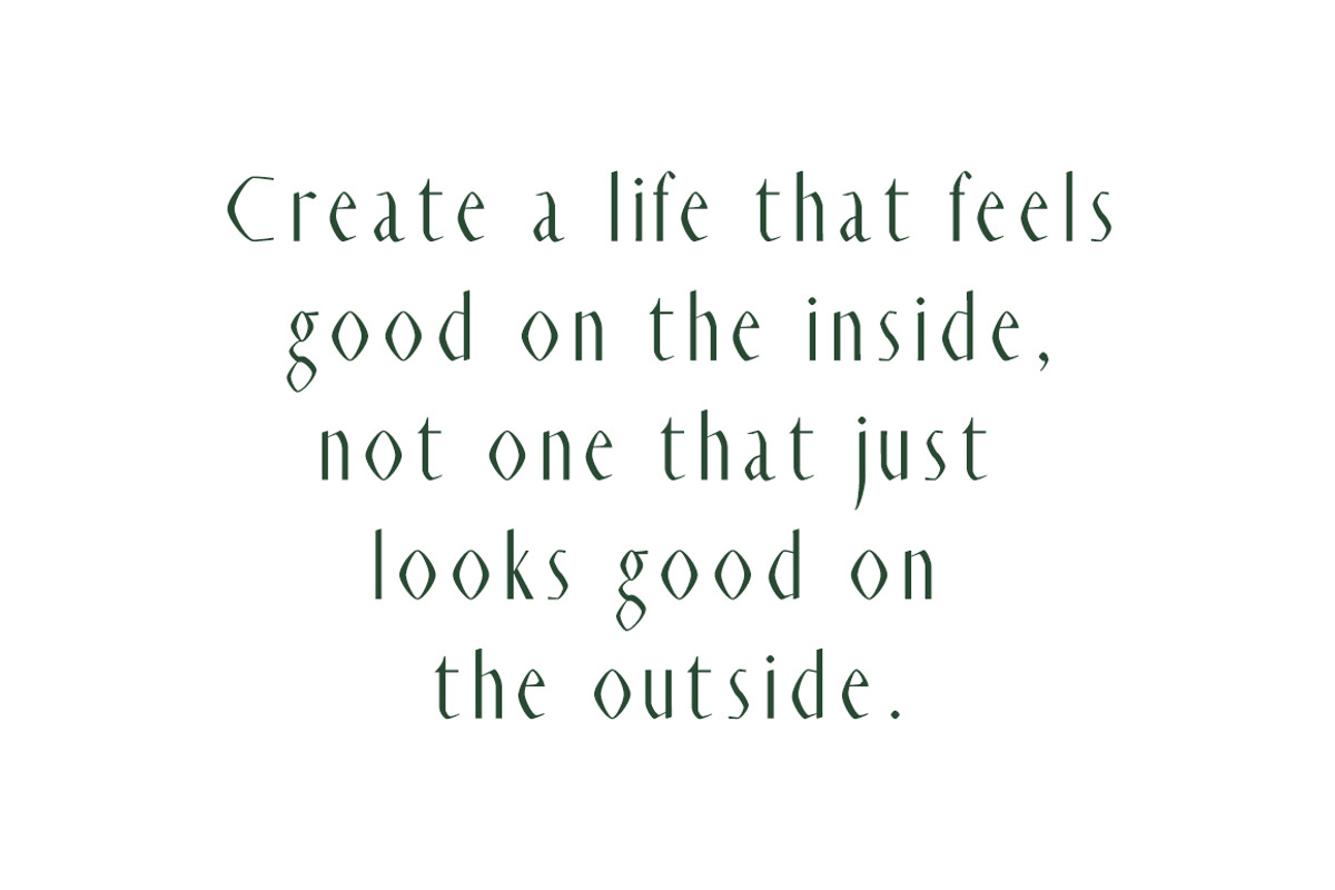 Ainsley Sans Serif Font preview 5