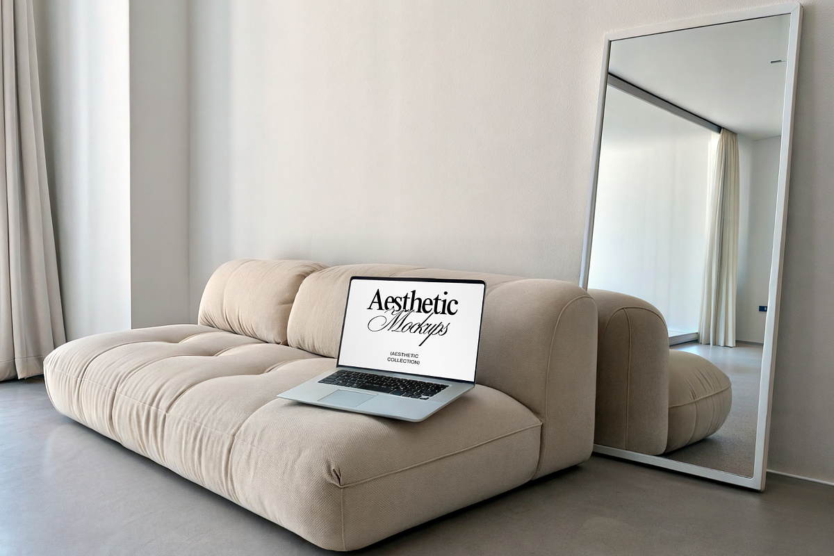 Aesthetic Mockups, a Wearable Device Mockup by Mila Estudio (Photo 4 of 7)