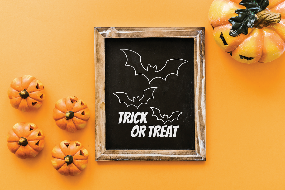 Spooky Halloween Icons, an Outline Icon by Caroline Mackay (Photo 7 of 8)