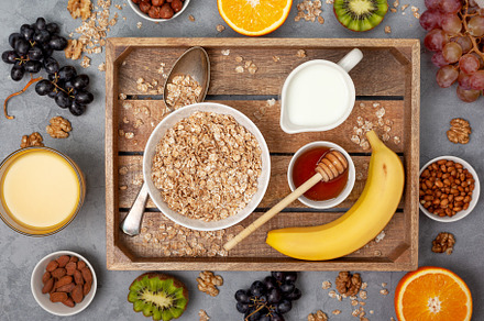 healthy breakfast ingredients.