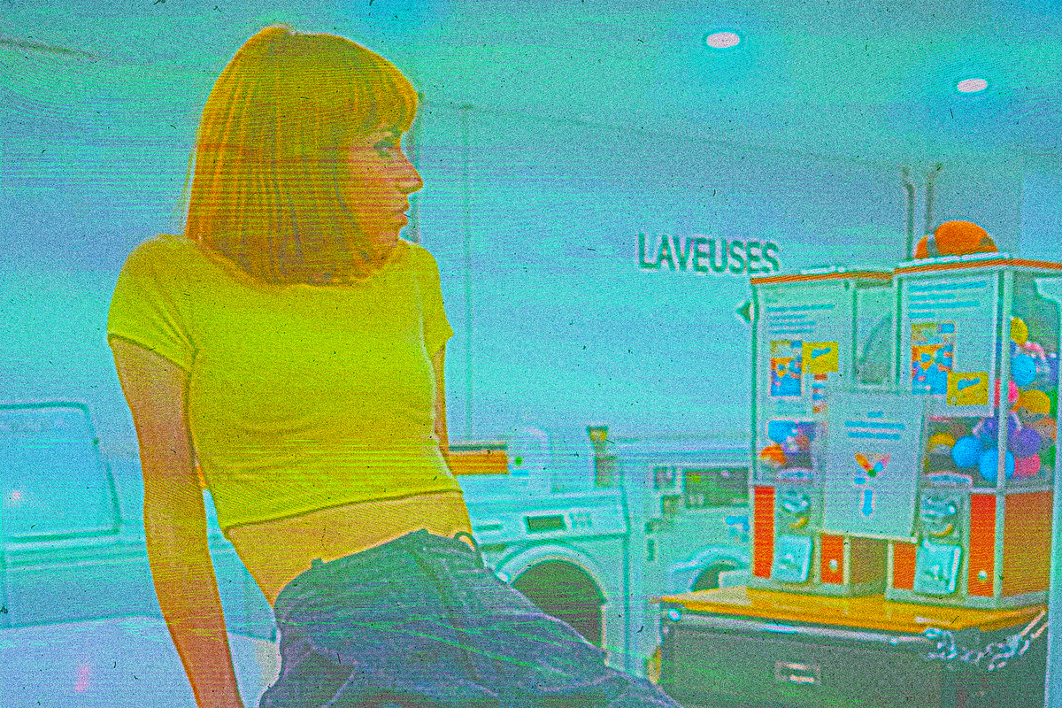 Y2K CRT TV Screen Photo Effect, a Layer Style Add-On by smishura (Photo 4 of 4)