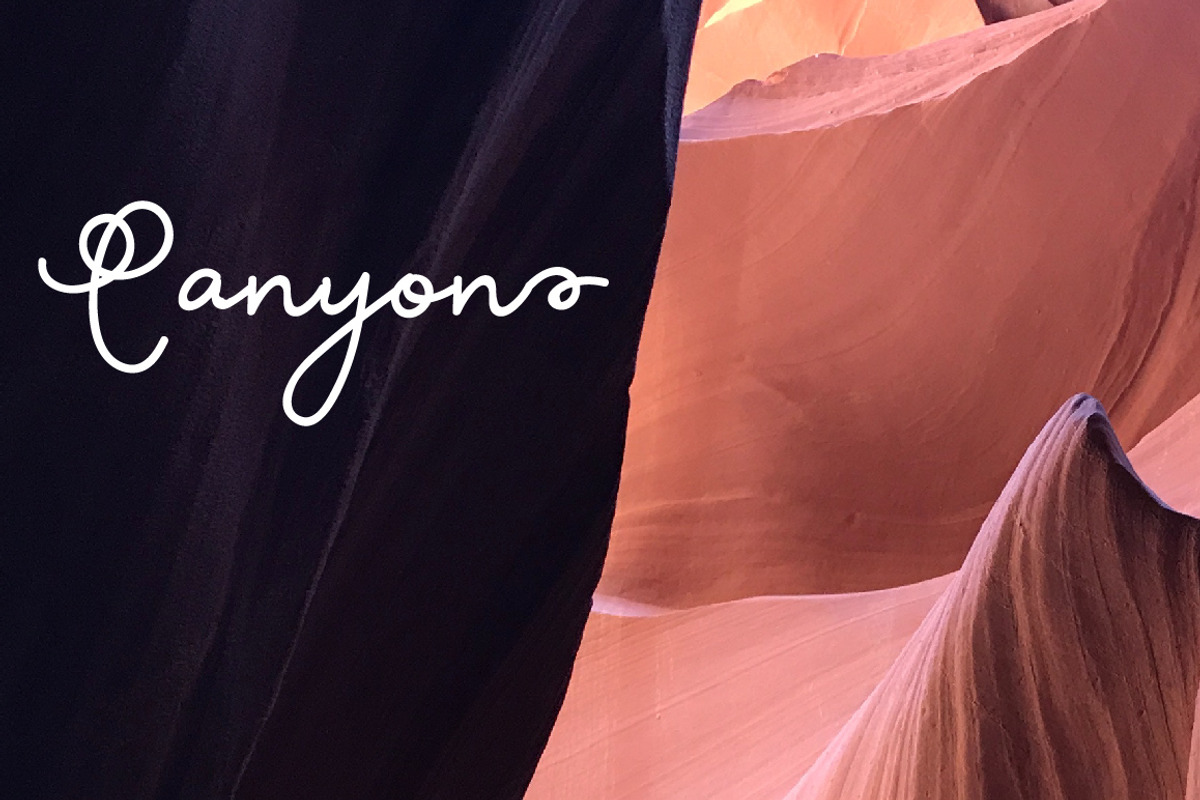 Bundulos - A calligraphy script Font preview 4