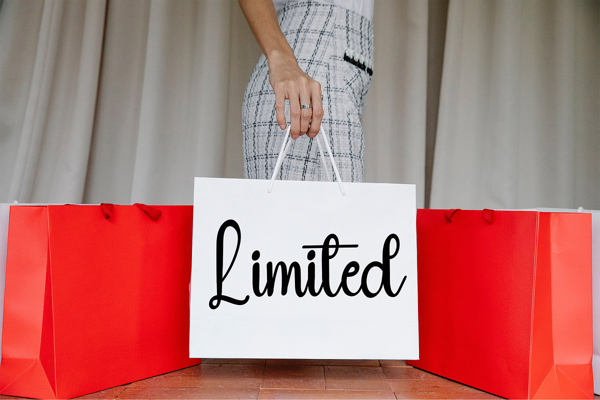 Ilustration, a Handwritten Font by InermediaSTUDIO (Photo 5 of 7)