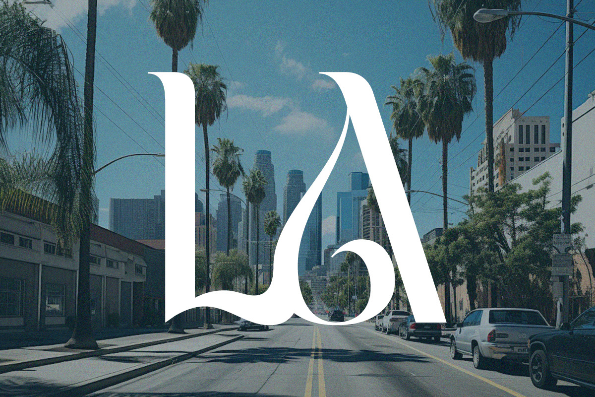Elacontry - Modern Elegant Luxury, a Serif Font by Qweera Studio (Photo 9 of 12)