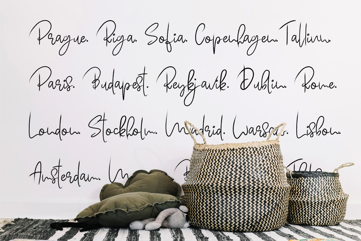 Bellontze.Textured script & swashes preview 6