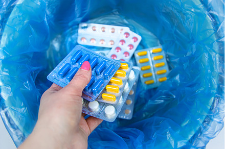 Throw away the tablets in the trash, a Health & Medical Photo by yanadjana